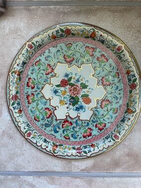 Vintage Daher Ware metal tray floral pattern scalloped, gold trimmed edge.